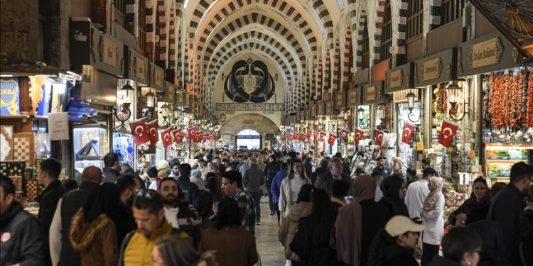 Yerli turist 9 ayda 2024’ün tamamını geçti