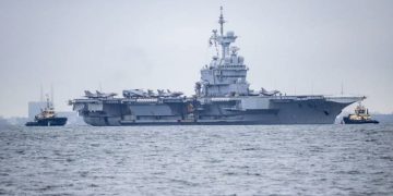 Fransız uçak gemisine Rus İHA tacizi