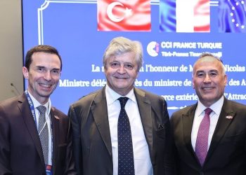 Fransa Bakanı TAV yönetimiyle buluştu