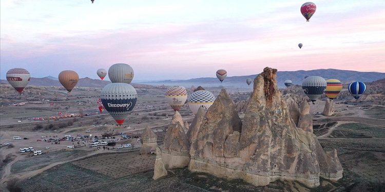 Kapadokya’da geçen yıl 754 bin 98 kişi gökyüzüne yükseldi