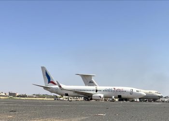 1023 gün sonra ilk kez yolcu uçağı indi