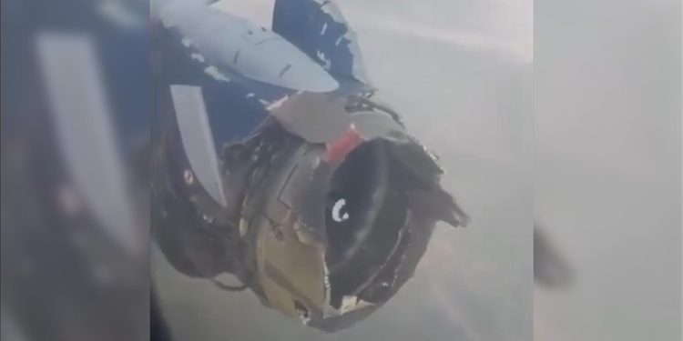 Motor arızası yaşayan yolcu uçağı acil iniş yaptı